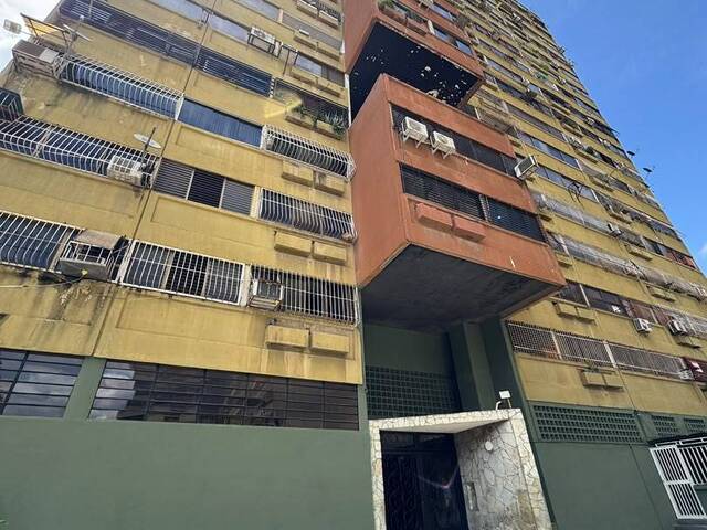 Venta en Ciudad Jardin Mañongo - Valencia