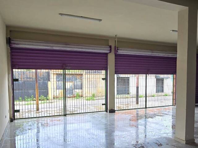 Alquiler en Av. Universidad -  Naguanagua