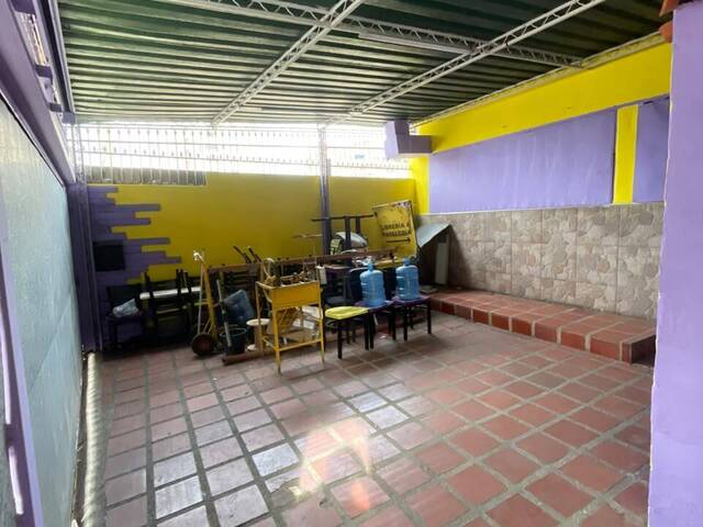 Venta en Chaguaramal - Valencia