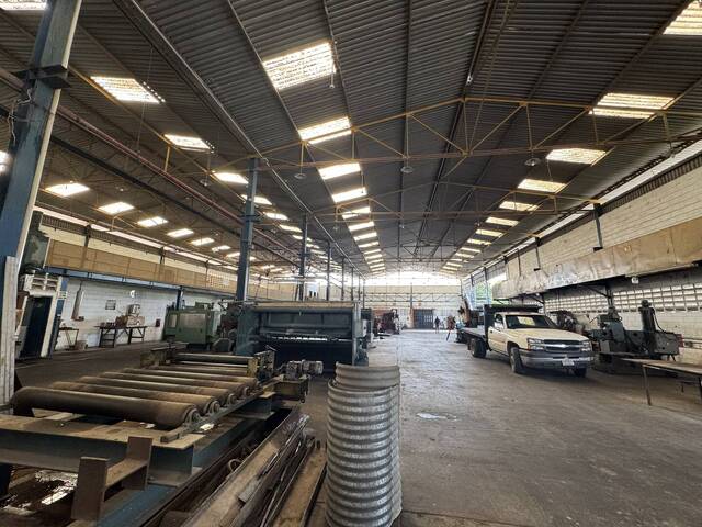 Venta en Zona Agro Industrial El Recreo - Valencia