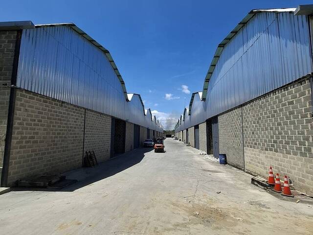 Venta en Zona Agro Industrial El Recreo - Valencia
