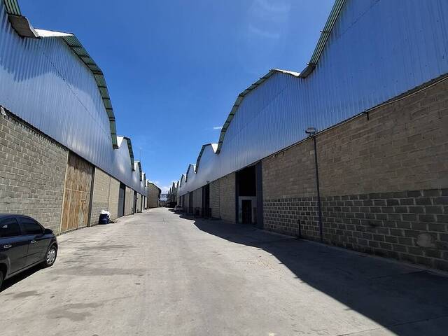 Venta en Zona Agro Industrial El Recreo - Valencia