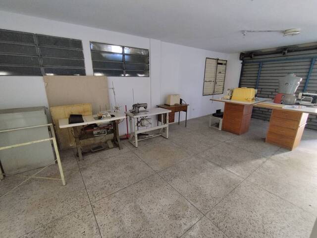 Local / Casa Comercial para Venta en  Naguanagua - 5