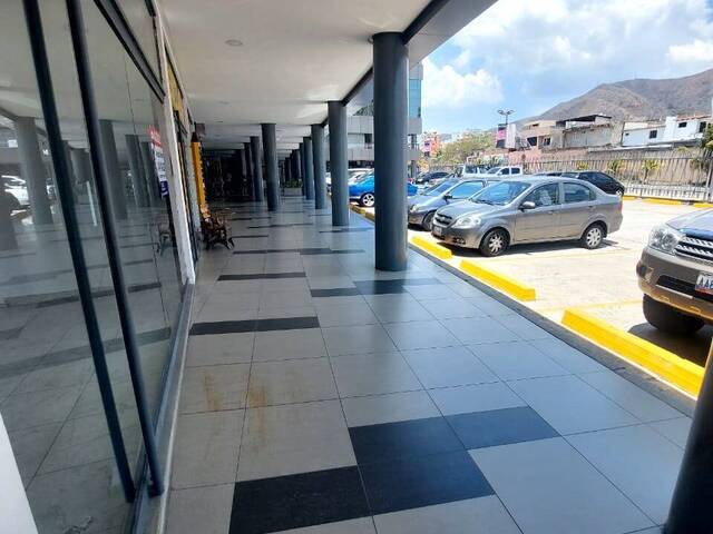 Local / Casa Comercial para Venta en  Naguanagua - 2