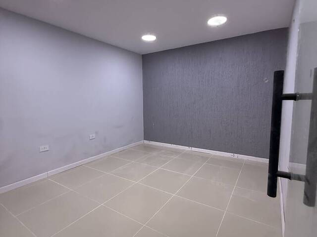 Local / Casa Comercial para Alquiler en Valencia - 4